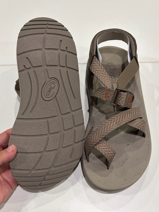 Chaco Men’s Size 9 CushZ Toe-Loop Sport Sandals Water Shoes Tan Pattern NWT main image 8